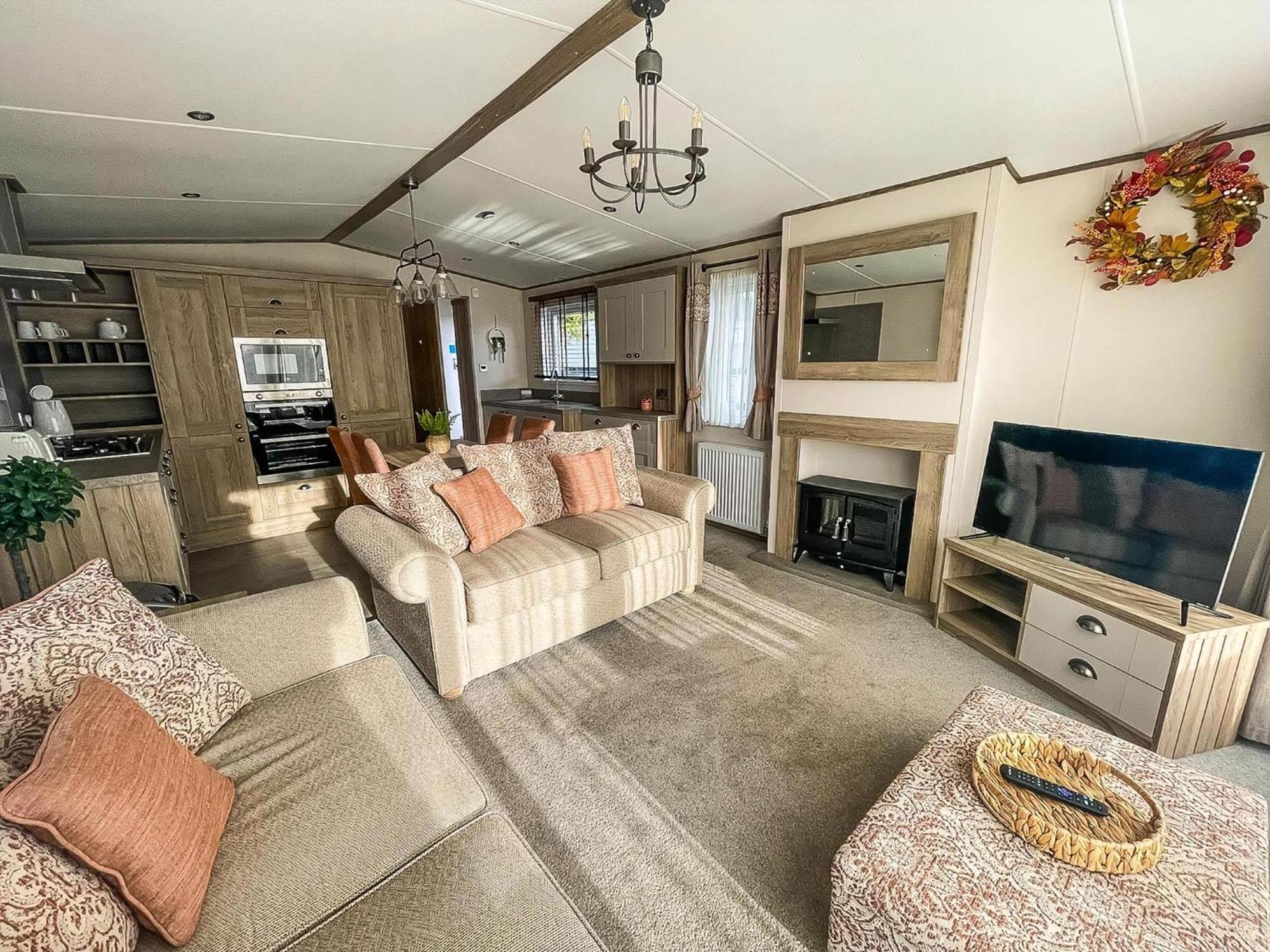 Stunning 8 Berth Caravan With Decking At Kessingland Beach Ref 90017D Benacre المظهر الخارجي الصورة